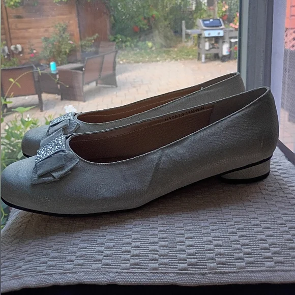 NWT.Ros Hommerson Twilight  Flats - Picture 2 of 8